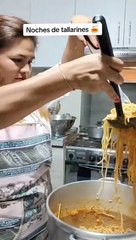 Joven reparte comida gratis a personas de la calle