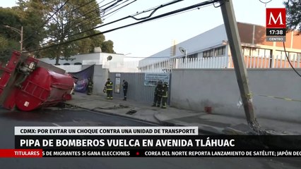 En CdMx, Pipa de bomberos se vuelca en avenida Tláhuac