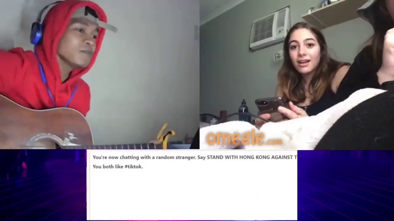 SINGING TO STRANGERS ON OMEGLE ( I dont know how to handle this angel