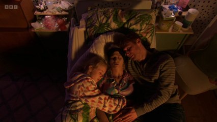 Ballum - (Lola Dies) Callum & Kathy Say Goodbye To Lola..