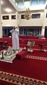 ظهور الإعلامي السعودي سعيد الزهراني بعد غياب طويل عن الإعلام وهو يؤذن في المسجد