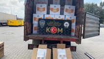 Adana'da, gümrük kaçağı milyonlarca adet makaron ele geçirildi: 24 gözaltı