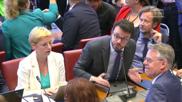 Retraites: des députés Nupes réclament une salle plus grande pour les débats en commission