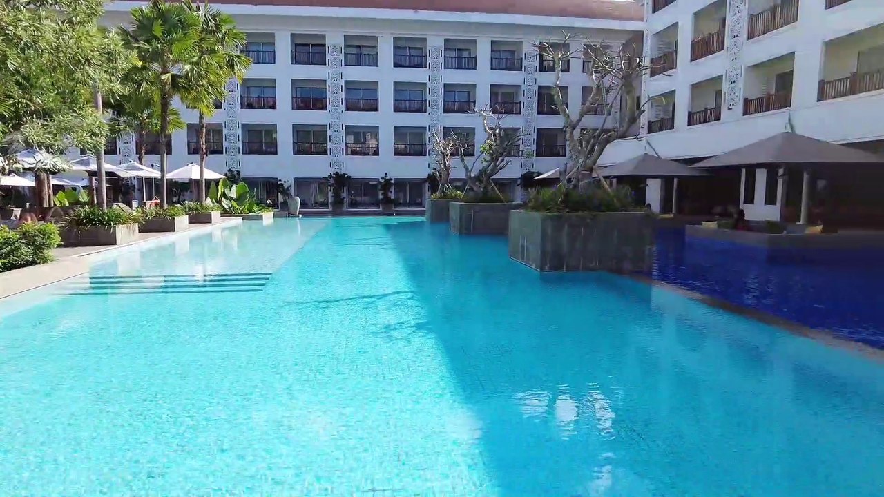 Grand Mercure Bali Seminyak Hotel | Lobby, Restaurant Dan Kolam Renang Bersih Dan Besar Dekat Pantai