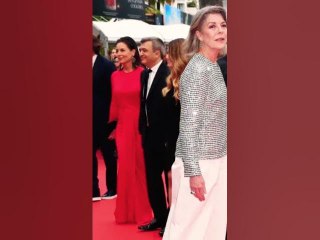 Caroline de Monaco, Carole Bouquet, Charlotte Casiraghi sortie familiale belle et parfaite à Cannes