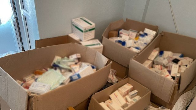 Polis eve baskın düzenledi, 10 milyon liralık kaçak ilaç ele geçirildi