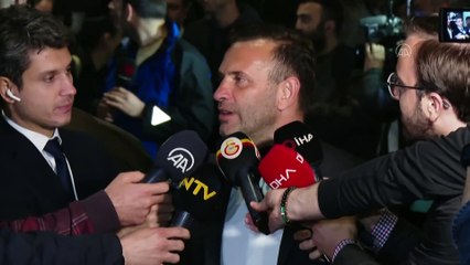 İSTANBUL - Galatasaray kafilesi İstanbul Havalimanı’na geldi