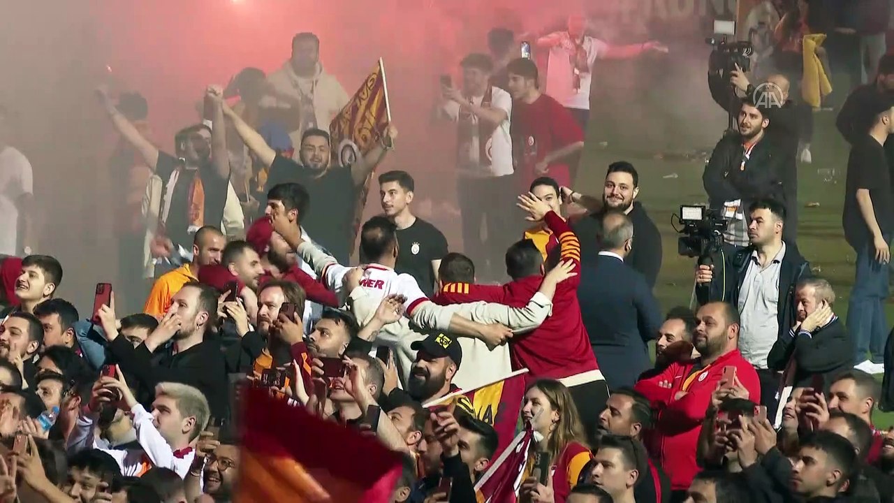 İSTANBUL - Galatasaray'da şampiyonluk kutlamaları