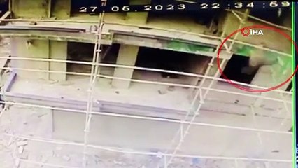 İnşaat işçisinin metrelerce yüksekte ölümden döndüğü anlar kamerada