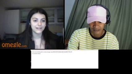 Singing to strangers on omegle ( Im inlove with her voice )