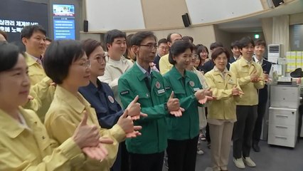 방역당국 "코로나19 비상대응의 긴 터널 끝냈다" / YTN