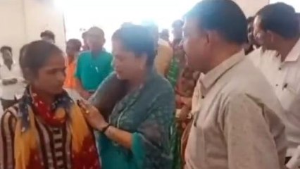 शिवपुरी: आजीविका मिशन की महिलाओं के साथ मंत्री यशोधरा राजे ने किया संवाद