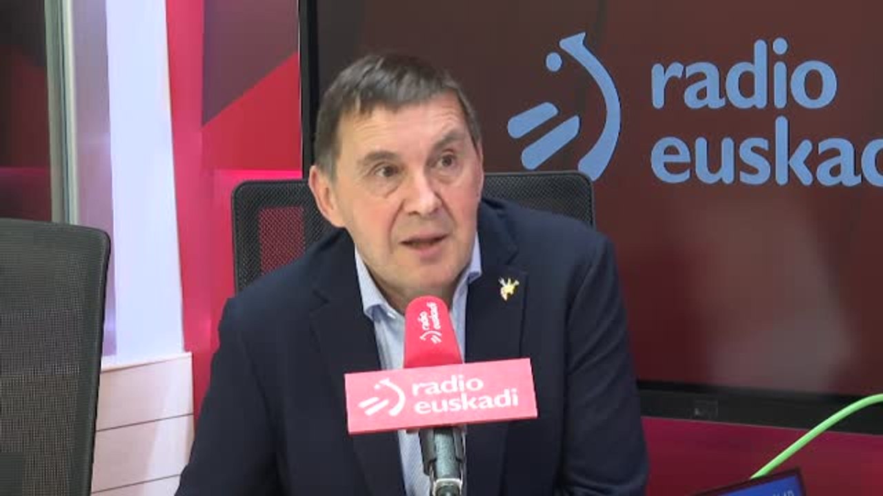 Otegi: "El país tiene problemas graves para necesitar grandes acuerdos con todo el mundo"