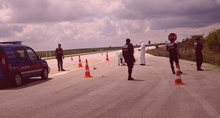 Yol kenarında naylona sarılıp yakılmış 2 ceset bulundu