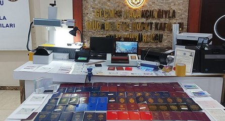 Sahte pasaport üreten şebekeye baskın: 3 gözaltı