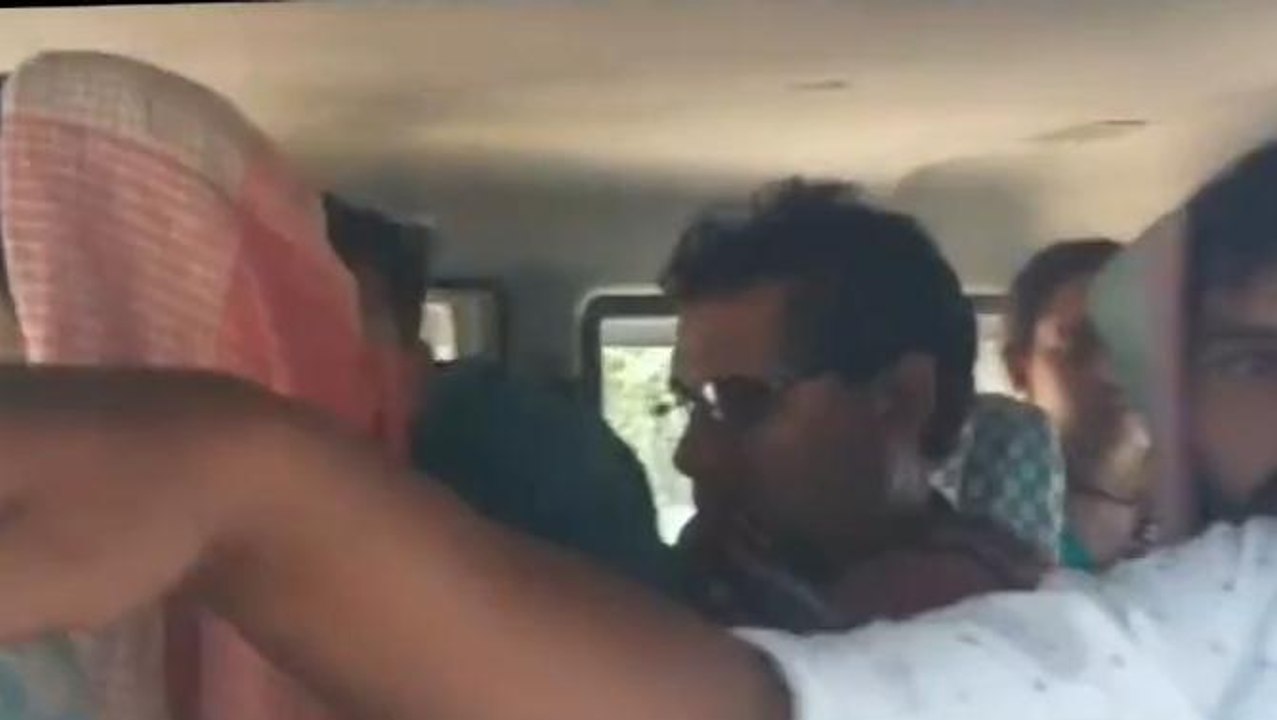 গাঁজা কেসে অভিযুক্তরা বিজেপি ঘনিষ্ঠ দাবি উদয়নের , সামাজিক মাধ্যমে ভাইরাল হলো ছবি