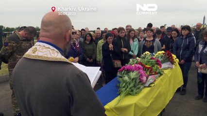 شاهد: مراسم جنازة أحد أفراد كتيبة آزوف