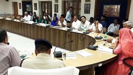सदस्यों ने लगाया आरोप, बोले: काम नहीं होते पब्लिक के बीच कैसे जाए