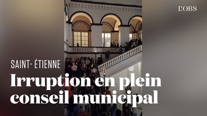 Affaire de la "sextape" : la mairie de Saint-Etienne envahie par des manifestants