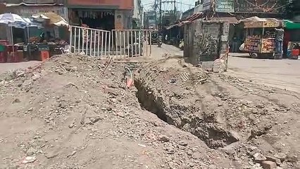 Jam on the carved line at Katra Bazar Crossroads