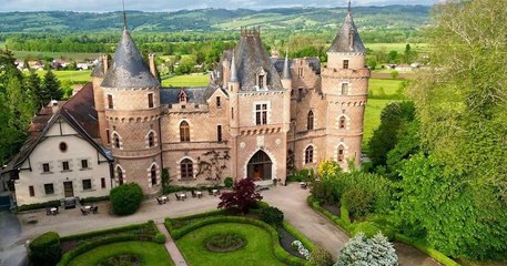 Un château du XIXème siècle est mis en vente pour 3,7 millions d'euros dans le Puy-de-Dôme