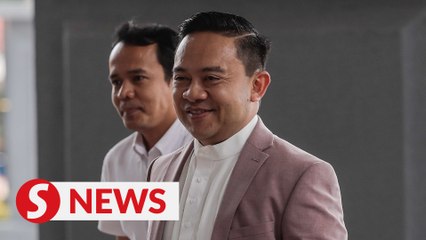 Скачать видео: Wan Saiful files application to strike out Jana Wibawa graft charges