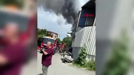 Incendie dans un entrepôt de pneus à Arnavutköy