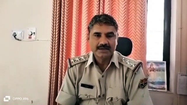 जमीनी विवाद को लेकर दो गुट भिड़े, महिला को ट्रैक्टर से कुचला