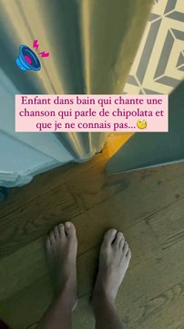 Magali Ripoll (N'oubliez pas les paroles) filme son fils en train de chanter sous la douche - Instagram