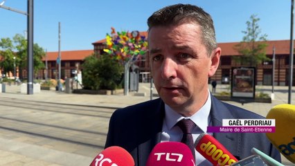 Envahissement du conseil municipal : "Je ne prête que peu d'attention à cette foule" explique Gaël Perdriau