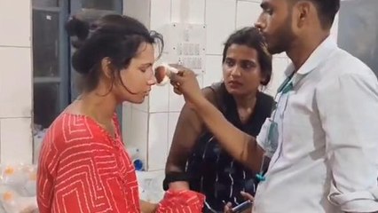 BREAKING: बेलगाम ट्रक ने तीन नर्तकियों को रौंदा, अस्पताल में कराया गया इलाज