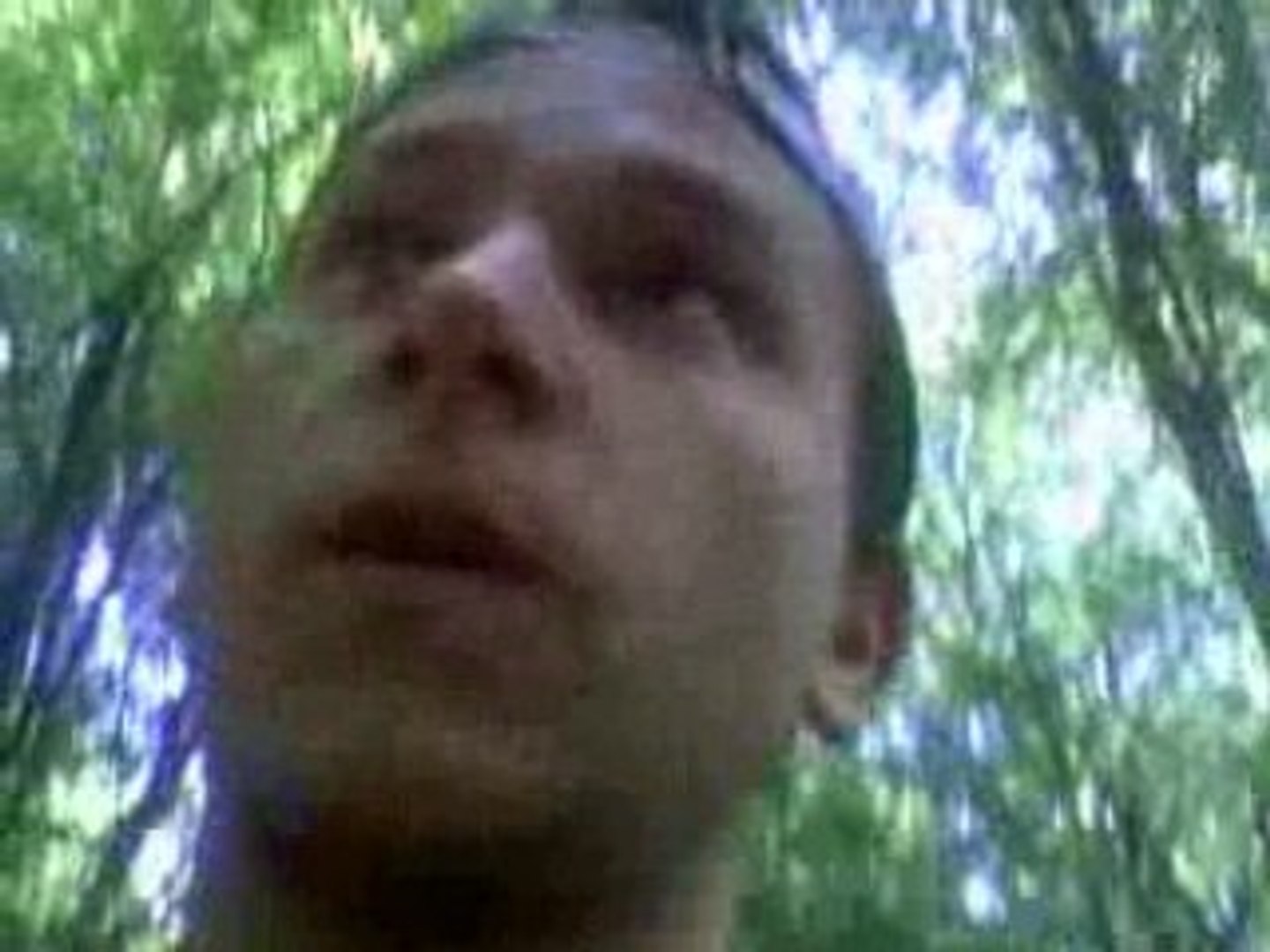 ⁣notoboolz perdu dans la foret