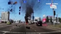 Sürücüler neye uğradığını şaşırdı! Rus füzesi başkent Kiev’de otoyolun ortasına düştüğü an kamerada