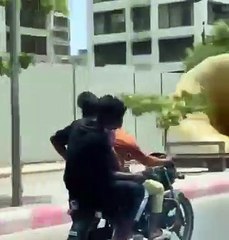 SURAT VIDEO NEWS : पिस्तौल लेकर बेखौफ बाइक पर घूमते युवकों का वीडियो वायरल!