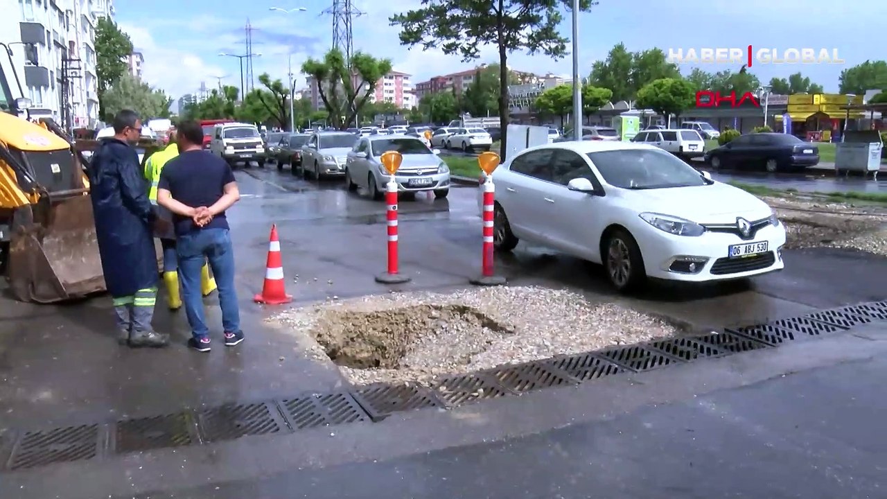 Ankara'da sağanak; yollar göle döndü, mahsur kalanlar böyle kurtarıldı