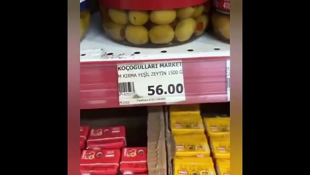 Amasya'da market çalışanı, fiyat etiketlerini mehter marşı ile değiştirdi