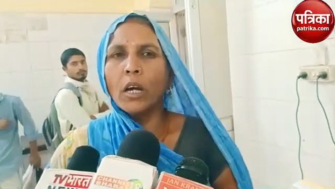 Gonda वीडियो : शीशा पीसकर पीने से बिगड़ी महिला की हालत, मायके से लाकर पति ने अस्पताल में कराया भर्ती, जानिए फिर क्या हुआ