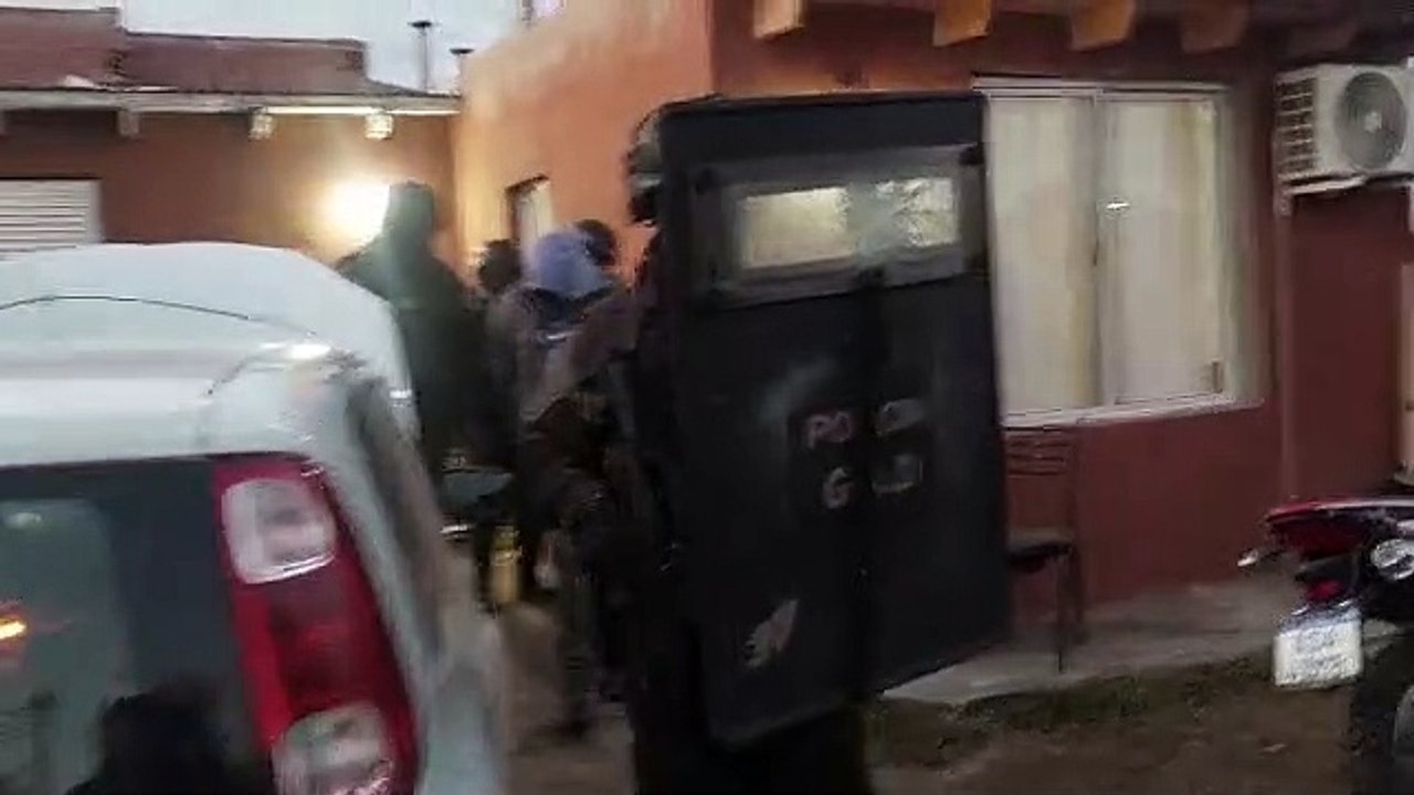 Allanamiento en calle Honduras y Saavedra