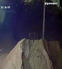 Dumper full of sand trampled a dozen people, one died