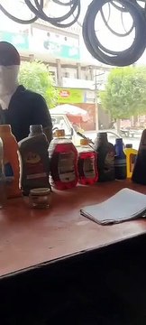घर में बना लिया था मिनी पेट्रोल पंप, ग्राहकों की लगी मिली लाइन
