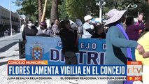 Sesión extraordinaria del Concejo Municipal en medio de protestas y vigilia