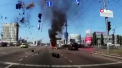 Le missile tiré par la Russie a touché l'autoroute à Kiev, ces moments ont été visionnés à chaque instant