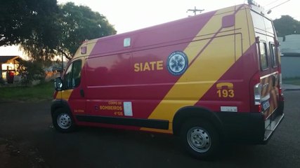Mulher é atendida pelo Siate após se envolver em acidente no Floresta