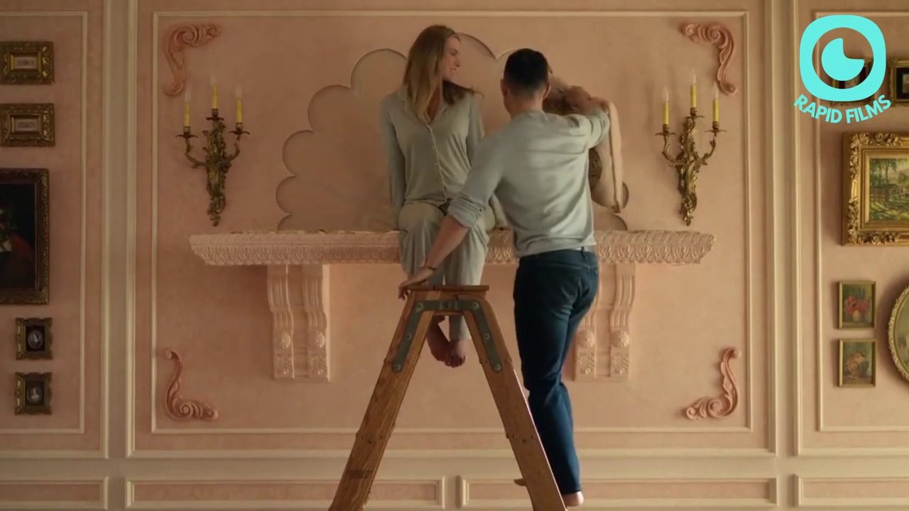 Model Girl Spends 3 Years Sitting on a Shelf to Satisfy Her Rich Husband's Desires