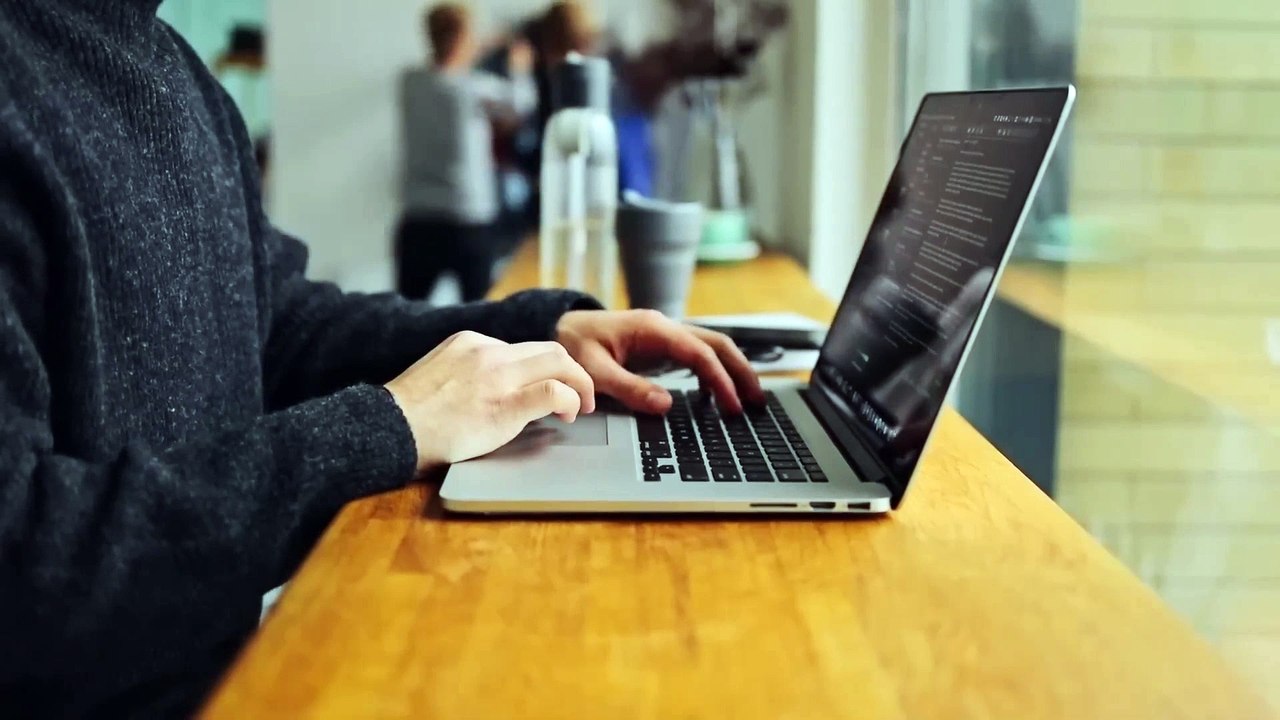 Bard vs ChatGPT: 10 cosas que solo la IA de Google puede hacer