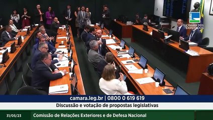 Glauber Braga discute com Eduardo Bolsonaro: "Já devolveu todos os colares?"