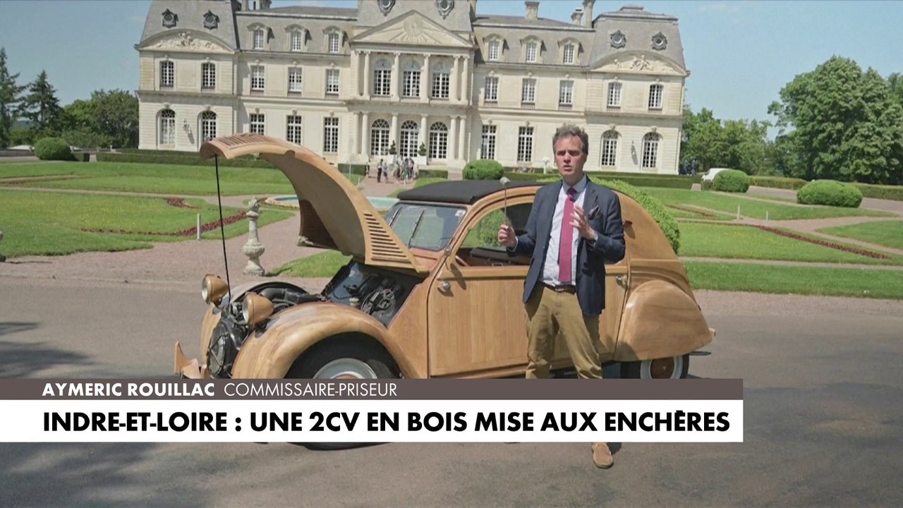 Indre-et-Loire : une 2CV entièrement faite de bois mise aux enchères