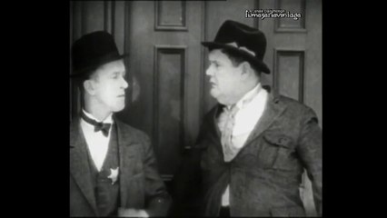 STANLIO E OLLIO GLI ACCHIAPPAMOSCHE (Squadra Sequestri o Gli acchiappagrane) STAN Laurel E OLIVER Hardy Ita