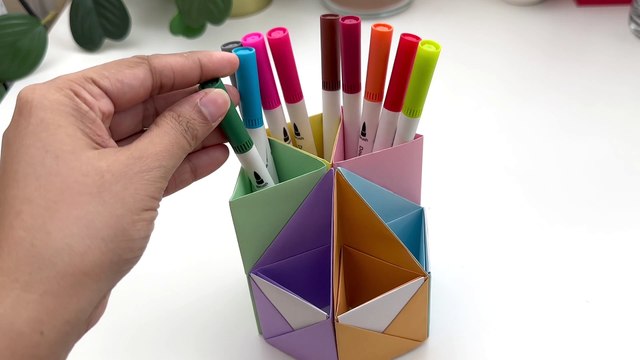 DIY EASY AND CUTE HOMEMADE PEN HOLDER / Paper Pencil Stand / SCHOOL Supplies / Paper Pen Stand