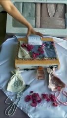 Gerdek bohçası videosu sosyal medyada infial yarattı! Herkes "Şey" yazılı kutunun içindekini merak ediyor